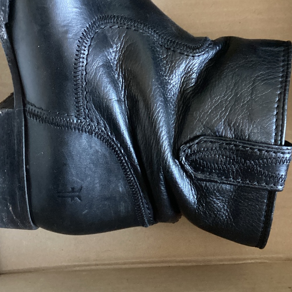 Frye Women’s  Black Leather Ankle Boots - Picture 8 of 8